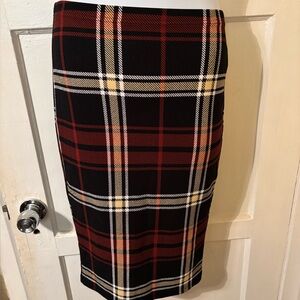 Plaid Pencil Skirt in Black and Red